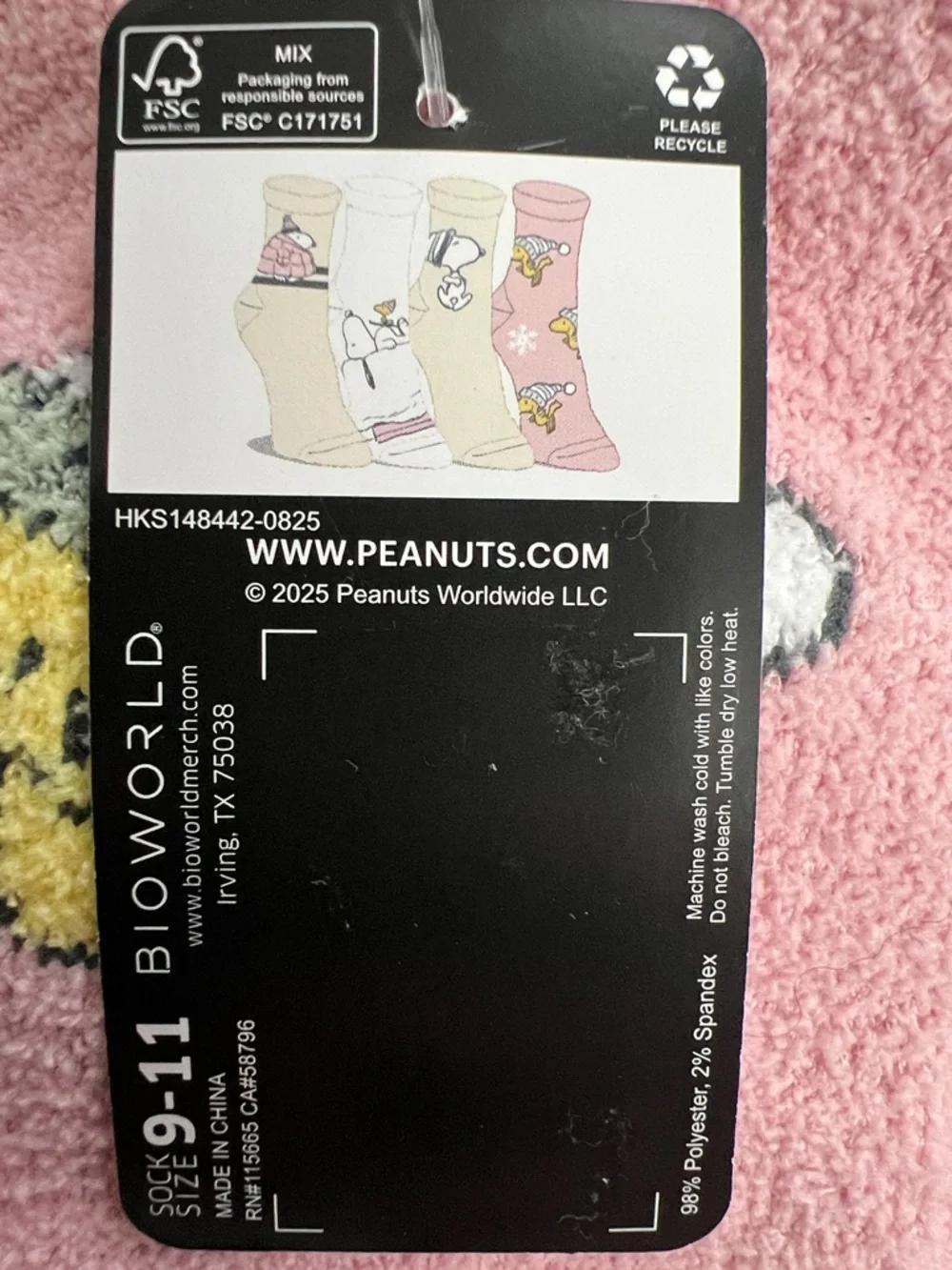 Peanuts Snoopy Chenille Quarter Crew Socks 4 Pairs Shoe Size 5-8 - Picture 2 of 9